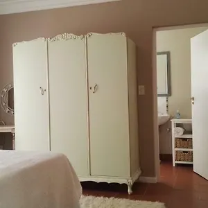 lucias-cottage.hotels-capetown.com/